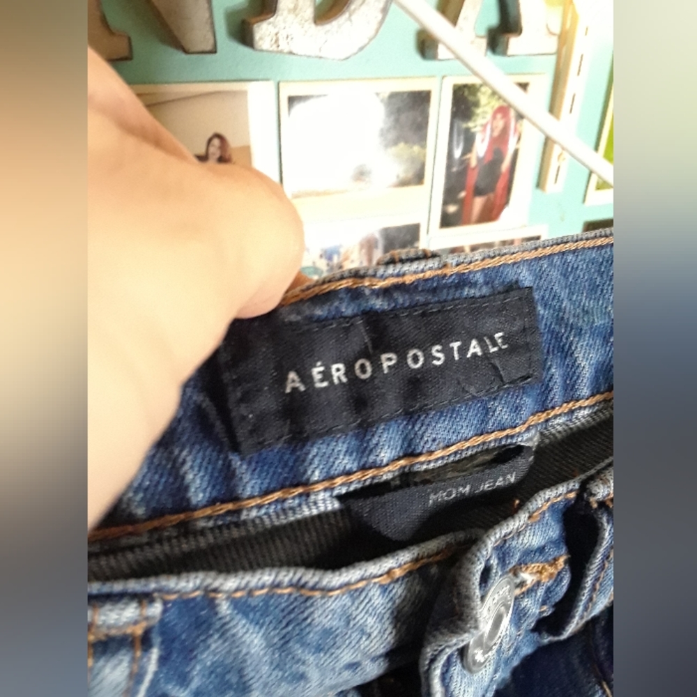 Distressed mom Jean - Picture 4 of 4